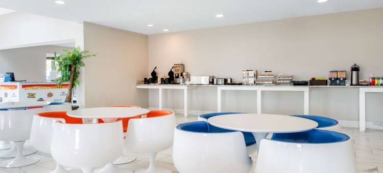 克拉丽奥酒店及套房-基西米-南布埃纳维斯塔湖(Clarion Inn & Suites Kissimmee-Lake Buena Vista South)图片