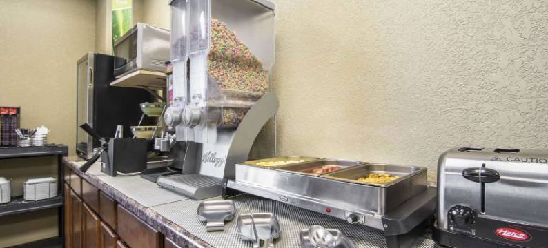 汤普森套房品质酒店(Quality Inn & Suites Thompson)图片