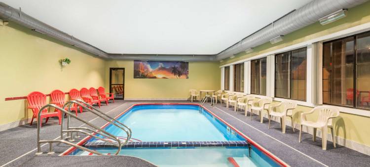 俄亥俄州吉拉德扬斯敦温德姆戴斯套房酒店(Days Inn & Suites by Wyndham Youngstown / Girard Ohio)图片