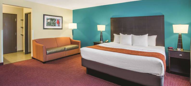 伊利诺伊州奥法隆圣路易斯拉昆塔温德姆套房酒店(La Quinta Inn & Suites by Wyndham O'Fallon, IL - St. Louis)图片