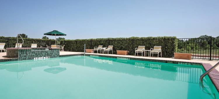 冈贝里尔城美洲最佳价值套房酒店(Americas Best Value Inn and Suites Gun Barrel City)图片