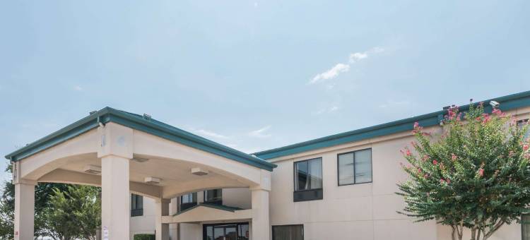 南沃斯堡市中心温德姆速 8 酒店(Super 8 by Wyndham Fort Worth Downtown South)图片