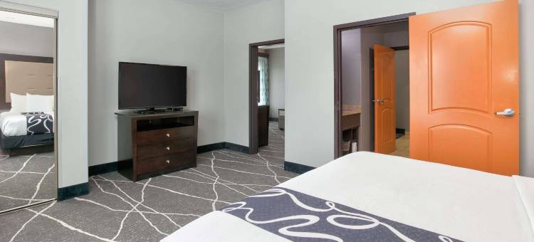 小石城布莱恩特拉昆塔温德姆套房酒店(La Quinta Inn & Suites by Wyndham Little Rock - Bryant)图片