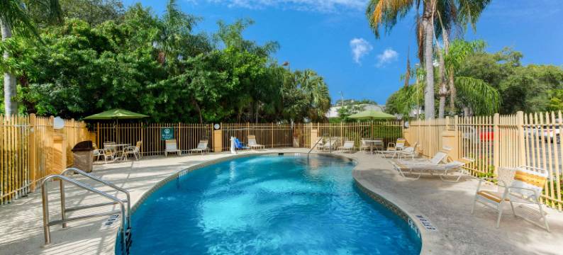 劳德代尔堡塔玛拉克东拉昆塔温德姆酒店(La Quinta Inn by Wyndham Ft. Lauderdale Tamarac East)图片