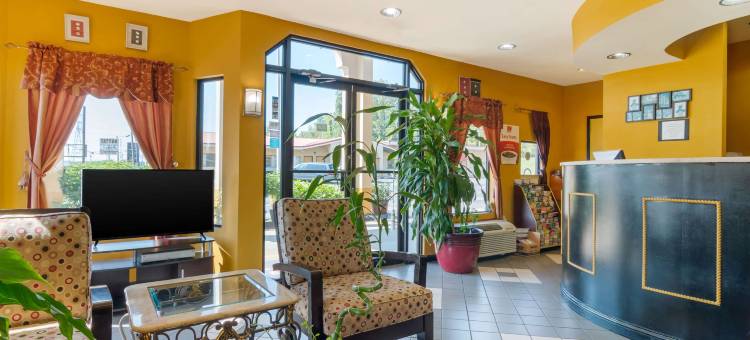 伊克诺套房酒店(Econo Lodge Inn & Suites)图片