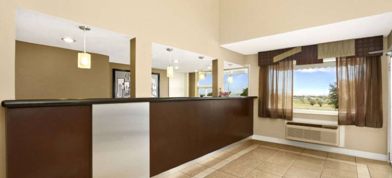 沃斯堡速8酒店(Super 8 by Wyndham Fort Worth TX)图片