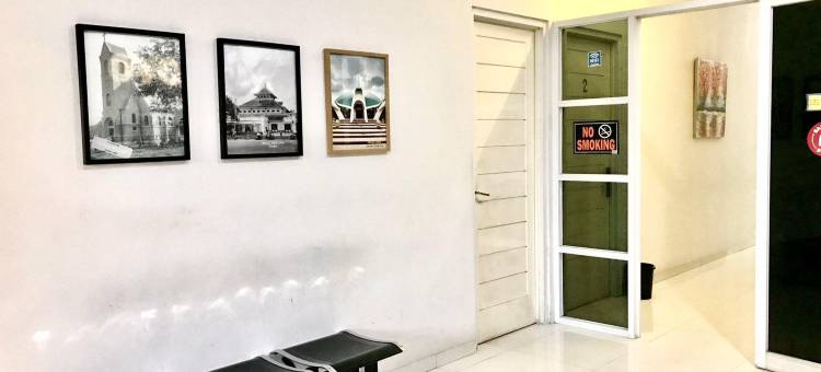 爱丽丝民宿-近乌内、火车站和阿伦阿伦(Alice's Homestay Near Unej, Stasiun and Alun-Alun Syariah)图片