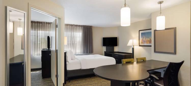 得梅因索纳斯塔简单套房酒店(Sonesta Simply Suites des Moines)图片