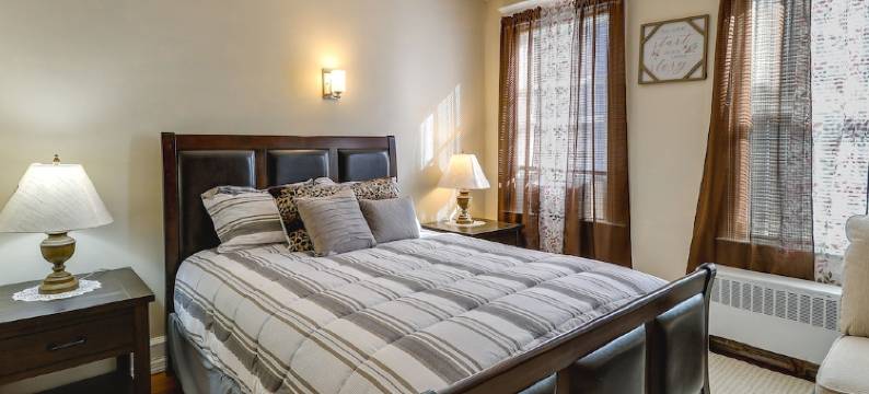 迷人的沃特伯里宝石配有智能电视，靠近滑雪场！(Charming Waterbury Gem w/ Smart TVs Near Skiing!)图片