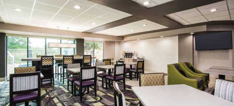 克利尔沃特南拉昆塔温德姆套房酒店(La Quinta Inn & Suites by Wyndham Clearwater South)图片