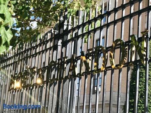 La Bulle de Champagne Hotel Overview