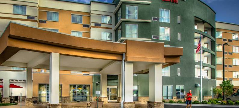 查尔斯顿市中心/市政中心万怡酒店(Courtyard Charleston Downtown/Civic Center)图片