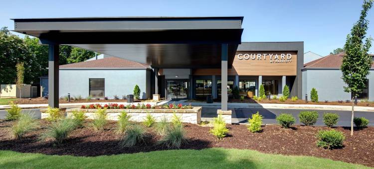 亚特兰大诺克罗斯/桃树角万怡酒店(Courtyard Atlanta Norcross/Peachtree Corners)图片