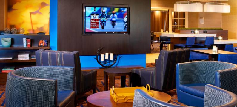 底特律乌蒂卡万怡酒店(Courtyard Detroit Utica)图片