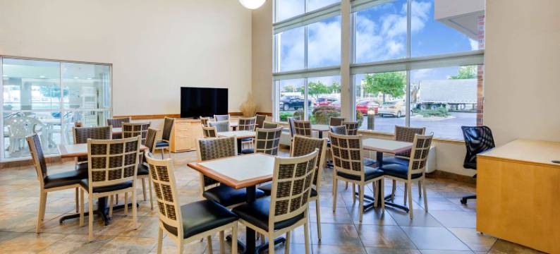 麦迪逊南速8酒店(Super 8 by Wyndham Madison South)图片