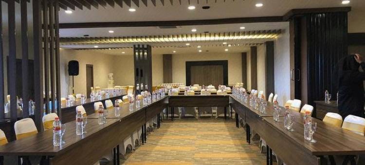 马迪恩沃特尔卡提卡阿巴迪酒店(Votel Kartika Abadi Madiun)图片