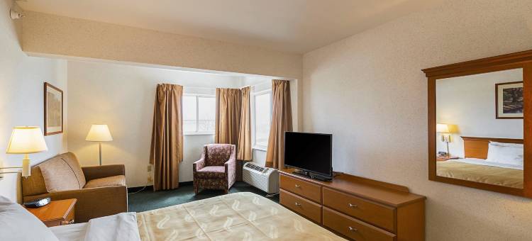 贝蒙特 151 路凯艺套房酒店(Quality Inn & Suites Belmont Route 151)图片