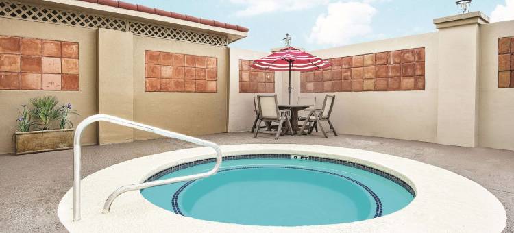 拉雷多机场拉昆塔温德姆套房酒店(La Quinta Inn & Suites by Wyndham Laredo Airport)图片