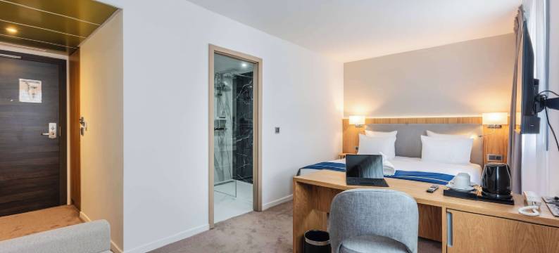 巴黎 - 罗斯尼的Brit Hotel Privilège(Brit Hotel Privilège Paris Rosny-Sous-Bois)图片