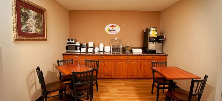 费尔蒙特温德姆速8酒店(Super 8 by Wyndham Fairmont)图片