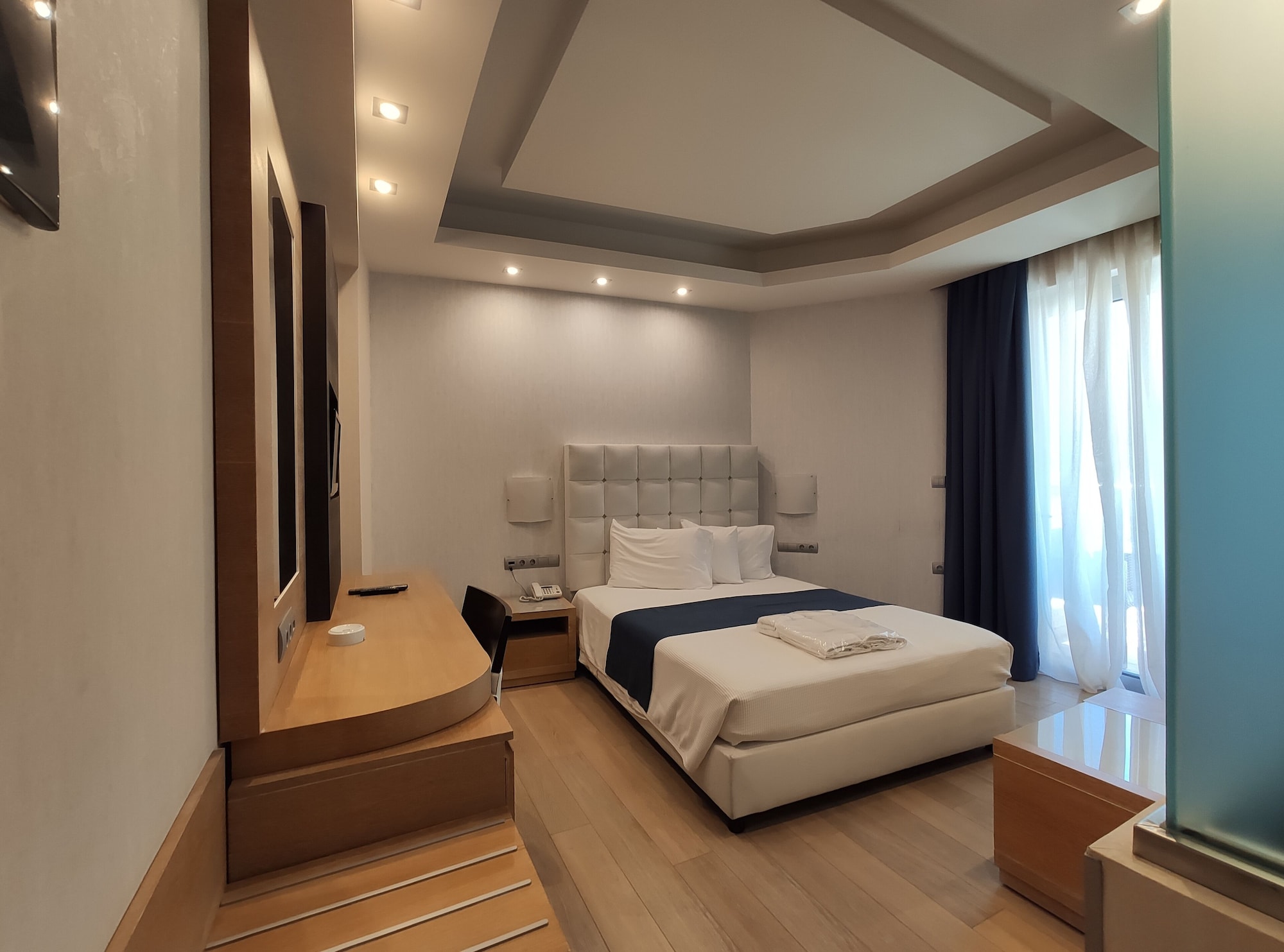 Konstantinos Palace Over view