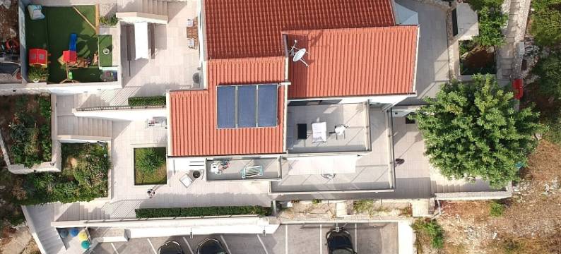 Apartmani D & J with Heated Pool & Stunning Sea View图片