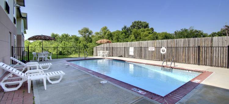 近赖利堡-章克申城品质酒店(Quality Inn Junction City Near Fort Riley)图片