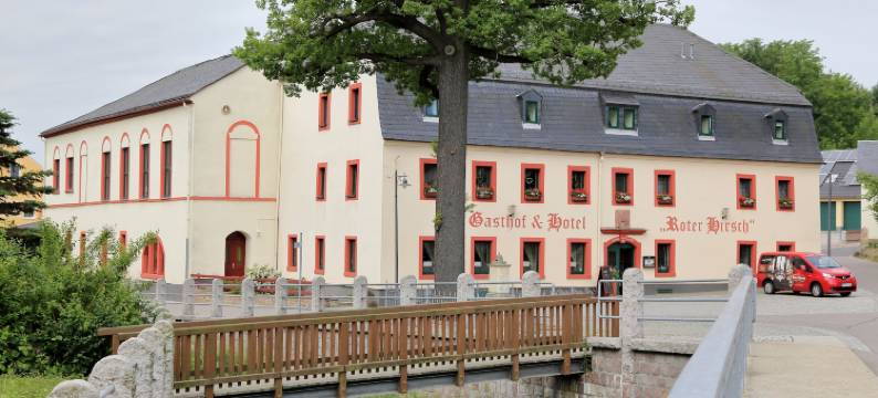 盖斯霍夫罗特赫希酒店(Gasthof Und Hotel Roter Hirsch)图片