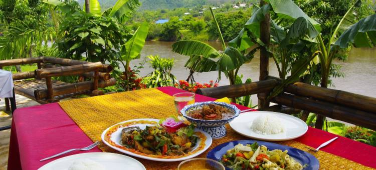 阿雷亚普雷度假村(Areeya Phuree Resort Thaton)图片