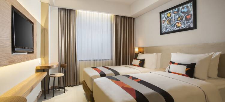 黄星安巴卢莫酒店(Yellow Star Ambarukmo Hotel)图片