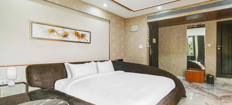 印多尔查潘市场的舒适豪华房(Palette by CheckIn Chappan Market Indore Formerly Sapphire Star)图片