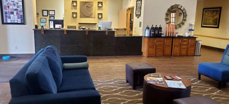 瓦拉瓦拉舒适套房酒店(Comfort Inn & Suites)图片