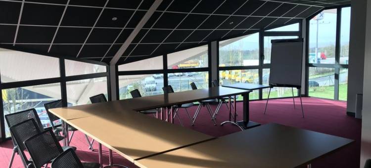 蒙特马罗尔快捷酒店 - 阿尔伯格大露营旅馆(FastHotel Montmarault - Auberge du Grand Champ)图片