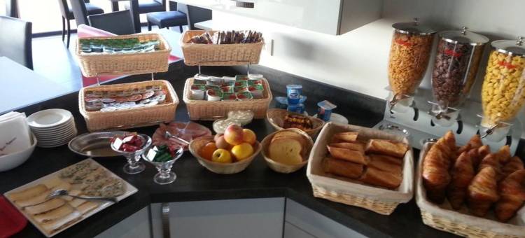 蒙特马罗尔快捷酒店 - 阿尔伯格大露营旅馆(FastHotel Montmarault - Auberge du Grand Champ)图片