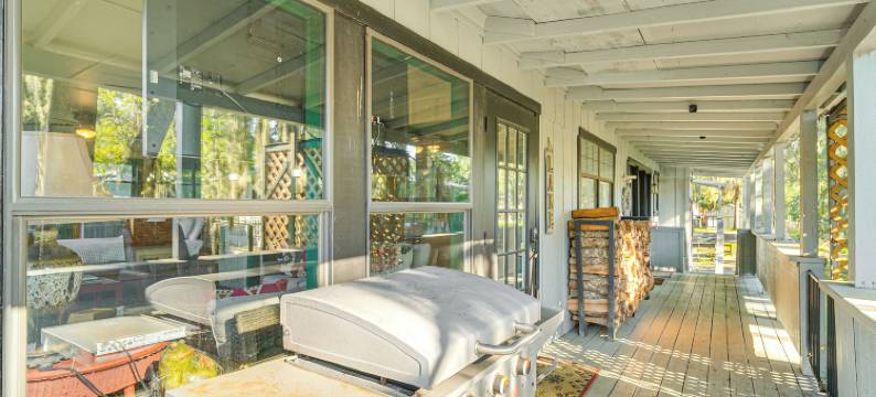 卡纳克湖畔之家：甲板、烧烤架和火坑(Lakefront Home: Deck, Grills & Fire Pit in Karnack)图片