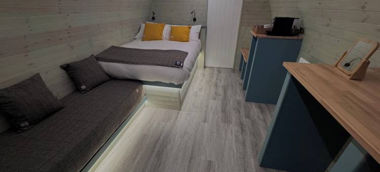 60英里旅馆 - 豪华舱带热水浴缸(60 Mile Inn - Luxury Pods with Hot Tubs)图片