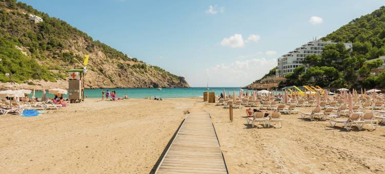 Villa in Cala Llonga near Beach & Ferry Port图片