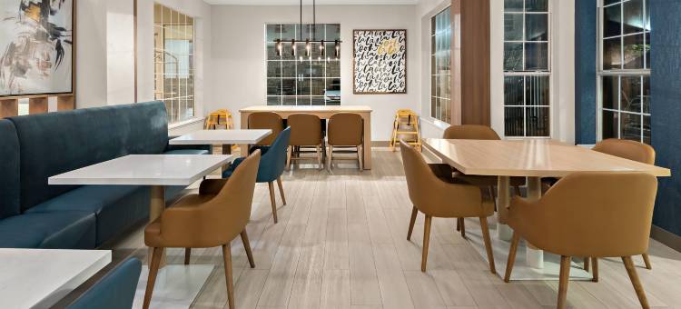 舒适套房酒店(沃斯堡北化石溪)(Comfort Suites Fort Worth North Fossil Creek)图片