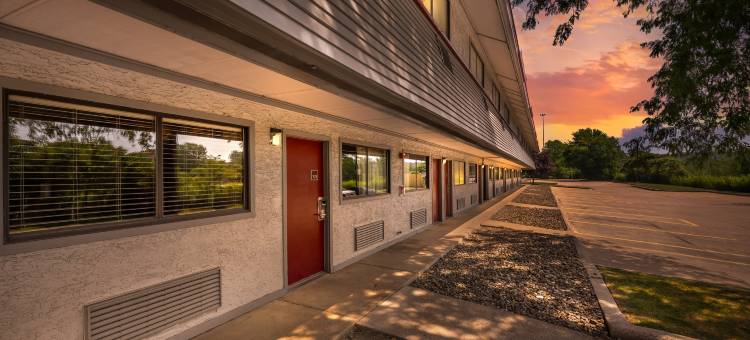 伊利I-90红顶酒店(Red Roof Inn Erie - I-90)图片