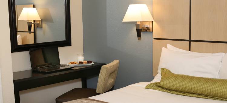 Candlewood Suites 东兰辛(Candlewood Suites East Lansing)图片