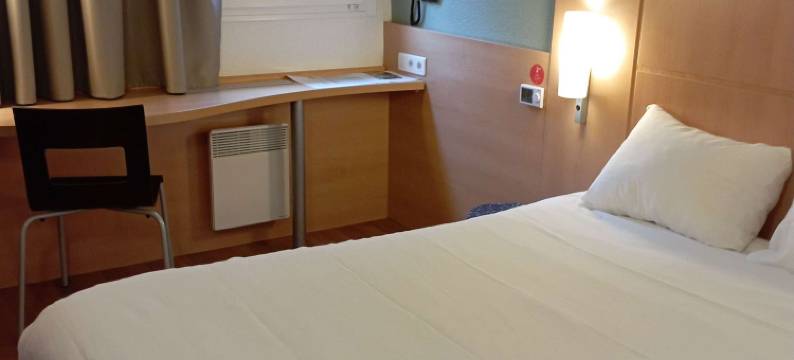 宜必思富尔米酒店(Ibis Fourmies)图片