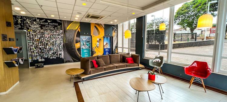 宜必思欧里纽斯酒店(ibis Ourinhos)图片