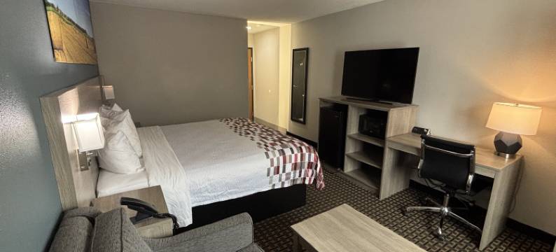 托玛红屋顶旅馆(Red Roof Inn & Suites Tomah)图片