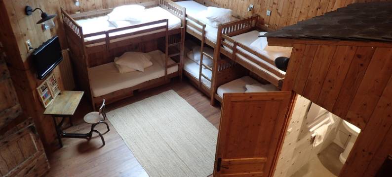 Beautiful 17th century character residence图片