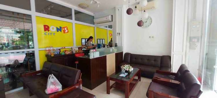 龙市酒店 - 近三邦利马三宝垄 - 美特拉酒店(Rons City Hotel Near Simpang Lima Semarang Mitra RedDoorz)图片