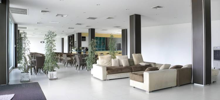 查拉达酒店(Chawlada Hotel)图片