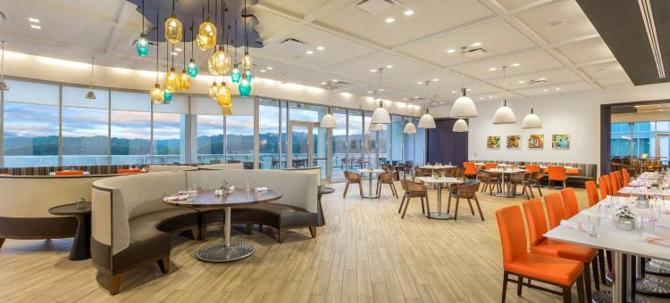 顶峰酒店(The Summit Hotel)图片