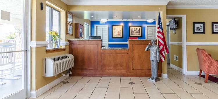 杰克森维尔勒琼营地附近罗德威套房酒店(Rodeway Inn & Suites Jacksonville Near Camp Lejeune)图片