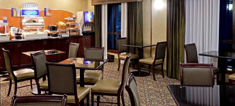 布里奇沃特布兰奇堡/萨默维尔万枫套房酒店(Fairfield Inn & Suites Bridgewater Branchburg/Somerville)图片