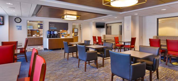 Holiday Inn Express 华尔(Holiday Inn Express Waldorf)图片